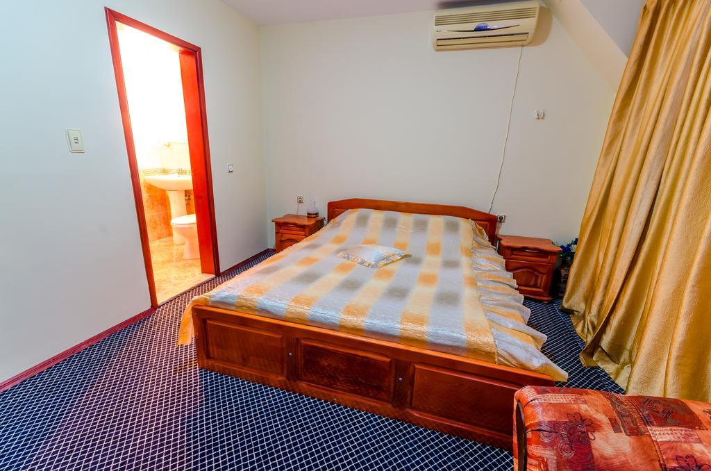 Hotel Cosmos Ασένοβγκραντ Εξωτερικό φωτογραφία
